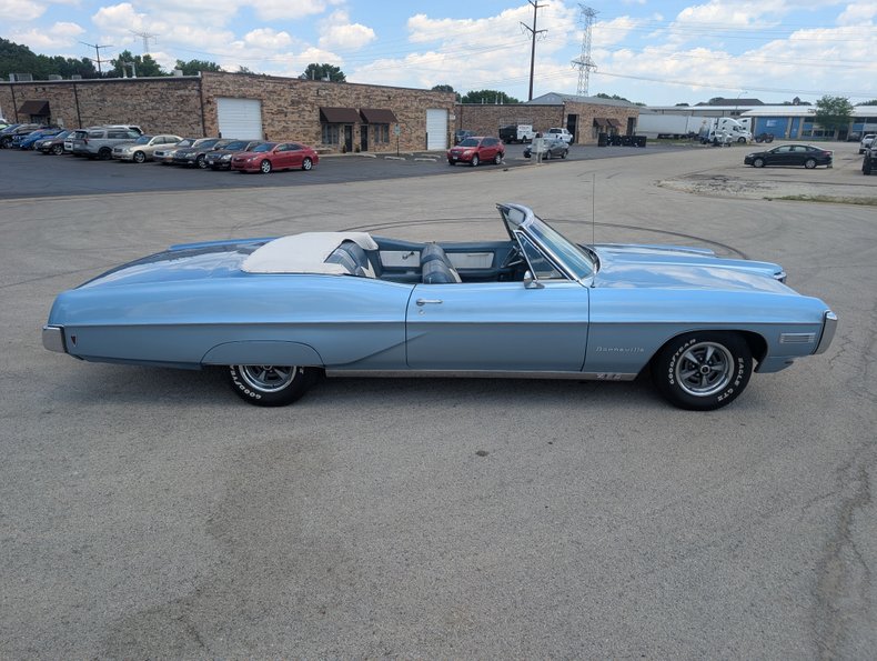 Unknown-Bonneville-1968-Alpine-Blue-Blue-ampamp-White-24