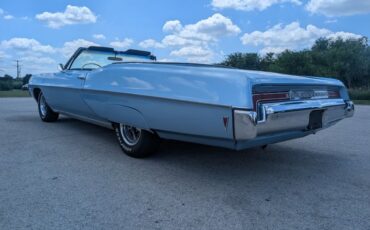 Unknown-Bonneville-1968-Alpine-Blue-Blue-ampamp-White-29