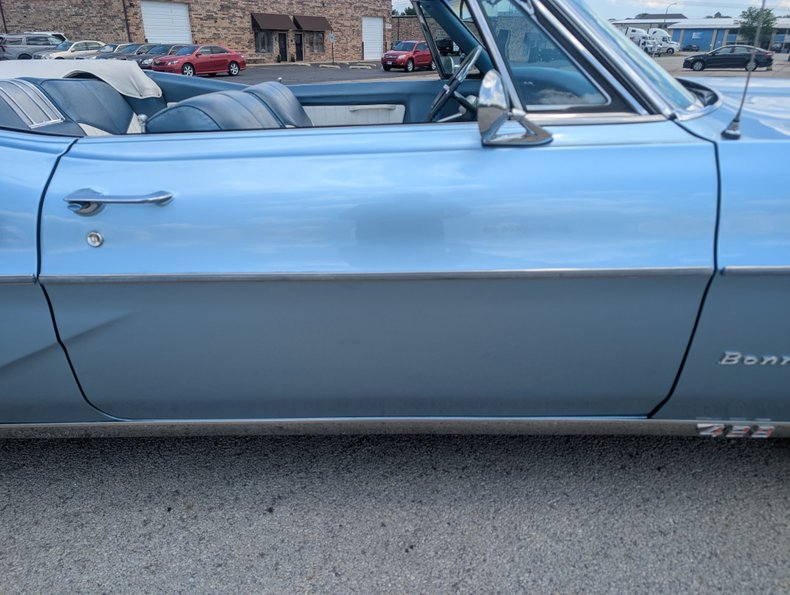 Unknown-Bonneville-1968-Alpine-Blue-Blue-ampamp-White-3