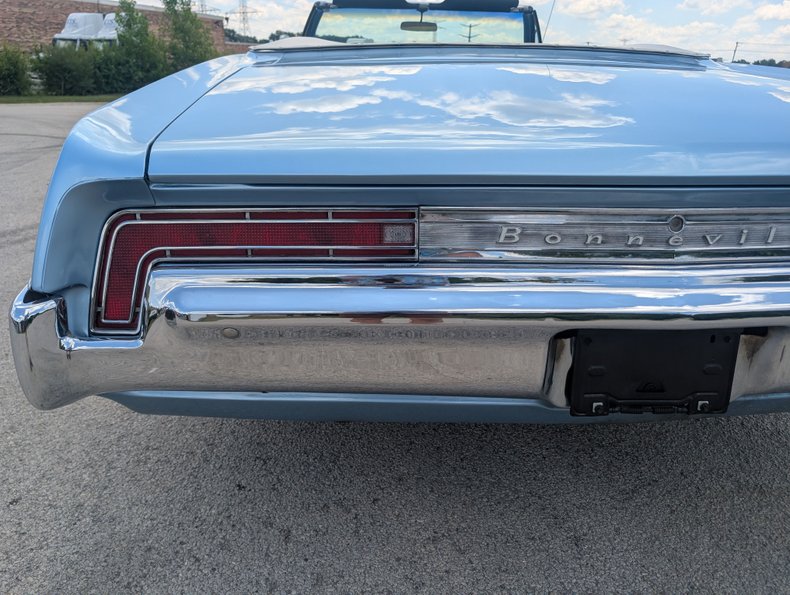Unknown-Bonneville-1968-Alpine-Blue-Blue-ampamp-White-39