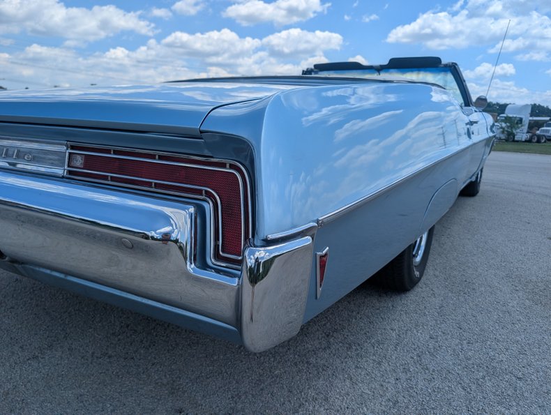 Unknown-Bonneville-1968-Alpine-Blue-Blue-ampamp-White-43