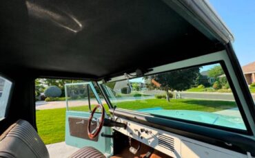 Unknown-Bronco-1966-Frost-TurquoiseWhit-15