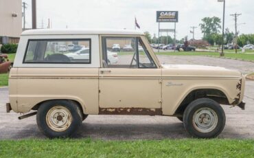Unknown-Bronco-1966-Sahara-Beige-exterio-Tan-25