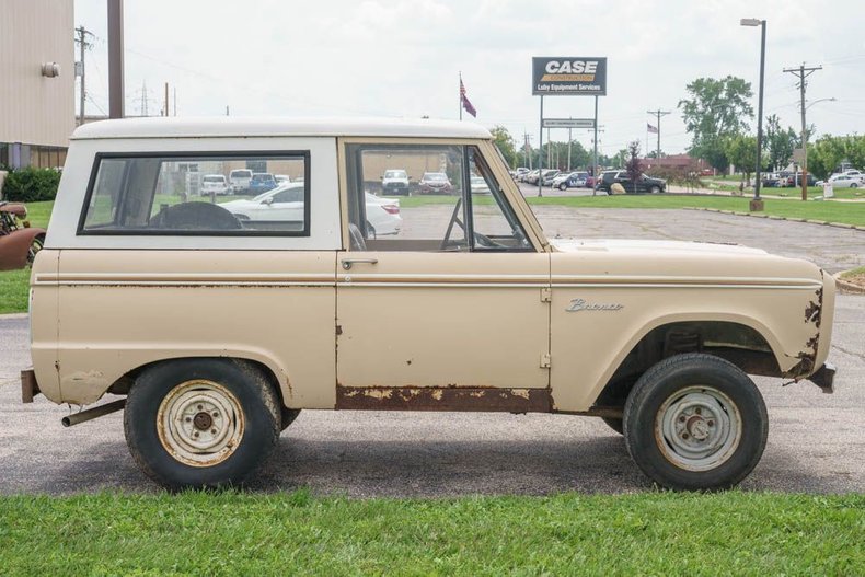 Unknown-Bronco-1966-Sahara-Beige-exterio-Tan-25