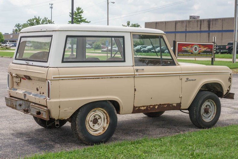 Unknown-Bronco-1966-Sahara-Beige-exterio-Tan-26