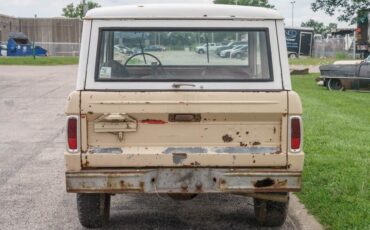 Unknown-Bronco-1966-Sahara-Beige-exterio-Tan-27