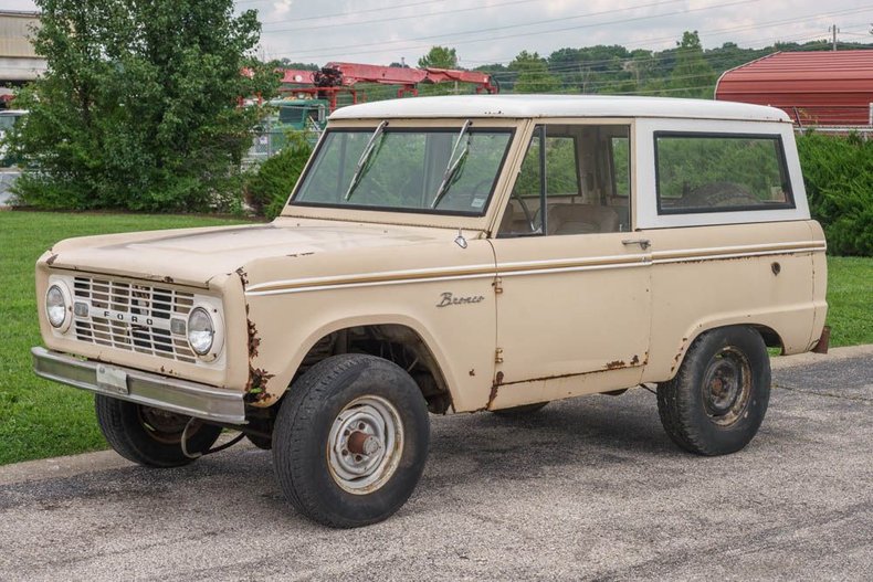 Unknown-Bronco-1966-Sahara-Beige-exterio-Tan-30