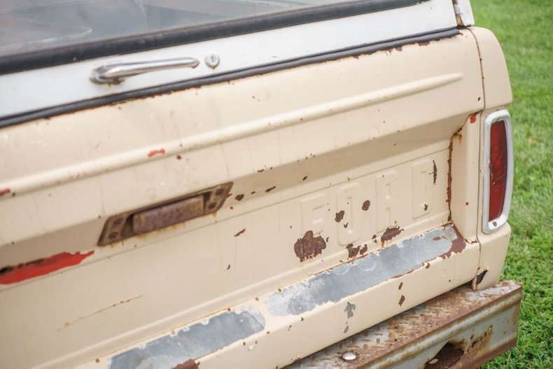 Unknown-Bronco-1966-Sahara-Beige-exterio-Tan-34