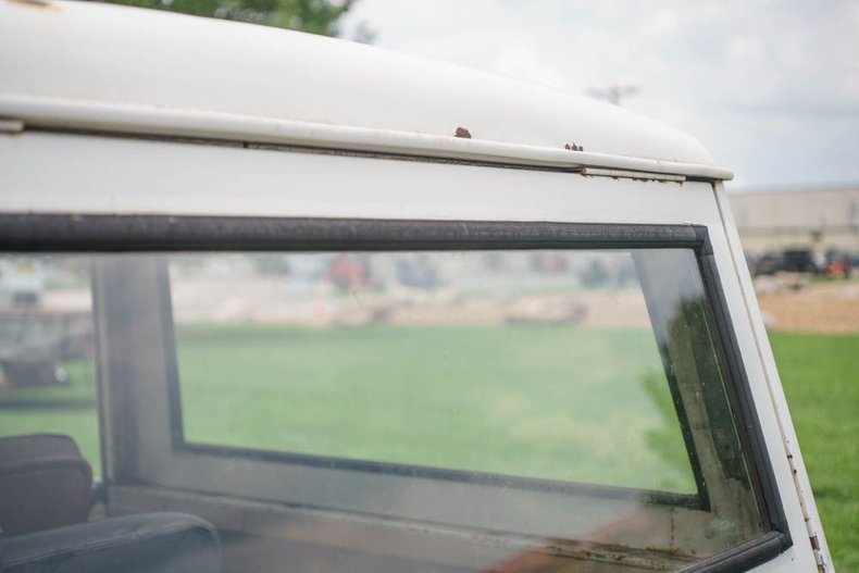 Unknown-Bronco-1966-Sahara-Beige-exterio-Tan-37