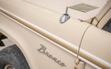 Unknown-Bronco-1966-Sahara-Beige-exterio-Tan-43