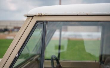 Unknown-Bronco-1966-Sahara-Beige-exterio-Tan-45