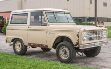 Unknown-Bronco-1966-Sahara-Beige-exterio-Tan-46
