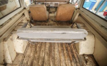 Unknown-Bronco-1966-Sahara-Beige-exterio-Tan-47