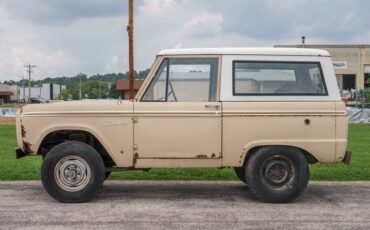 Unknown-Bronco-1966-Sahara-Beige-exterio-Tan-9