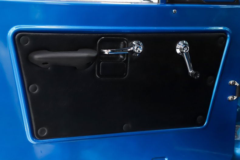 Unknown-Bronco-1966-Velocity-Blue-Metall-Black-20