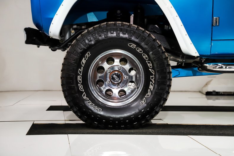 Unknown-Bronco-1966-Velocity-Blue-Metall-Black-3