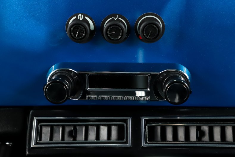 Unknown-Bronco-1966-Velocity-Blue-Metall-Black-35