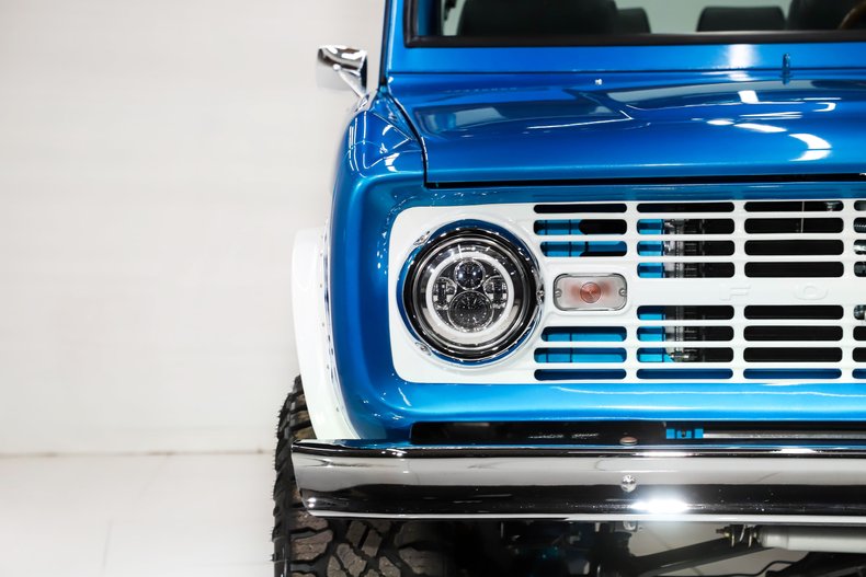 Unknown-Bronco-1966-Velocity-Blue-Metall-Black-36