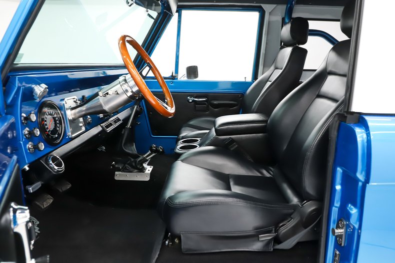 Unknown-Bronco-1966-Velocity-Blue-Metall-Black-41