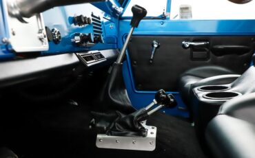 Unknown-Bronco-1966-Velocity-Blue-Metall-Black-42