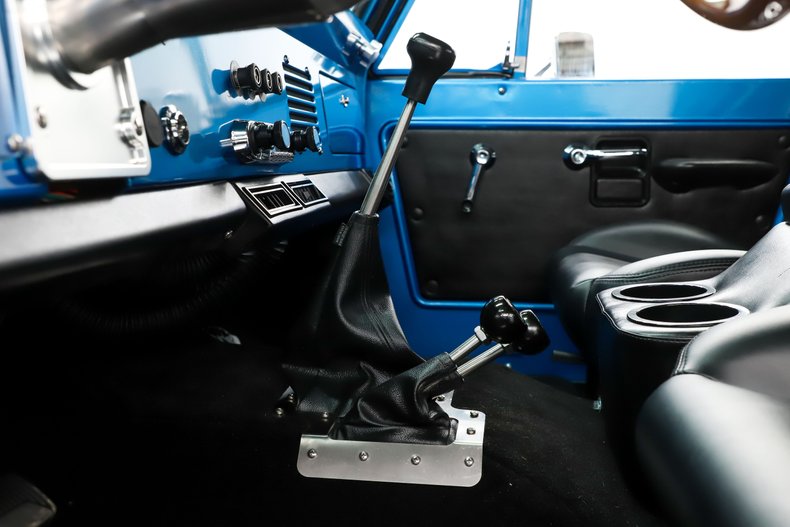 Unknown-Bronco-1966-Velocity-Blue-Metall-Black-42