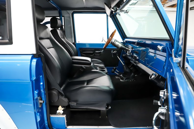 Unknown-Bronco-1966-Velocity-Blue-Metall-Black-47