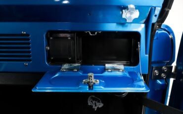Unknown-Bronco-1966-Velocity-Blue-Metall-Black-9