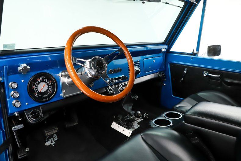 Unknown-Bronco-1966-Velocity-Blue-Metall-Black