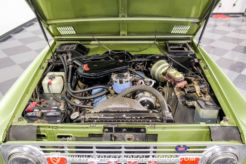 Unknown-Bronco-1968-Lime-Gold-Metallic-Saddle-1