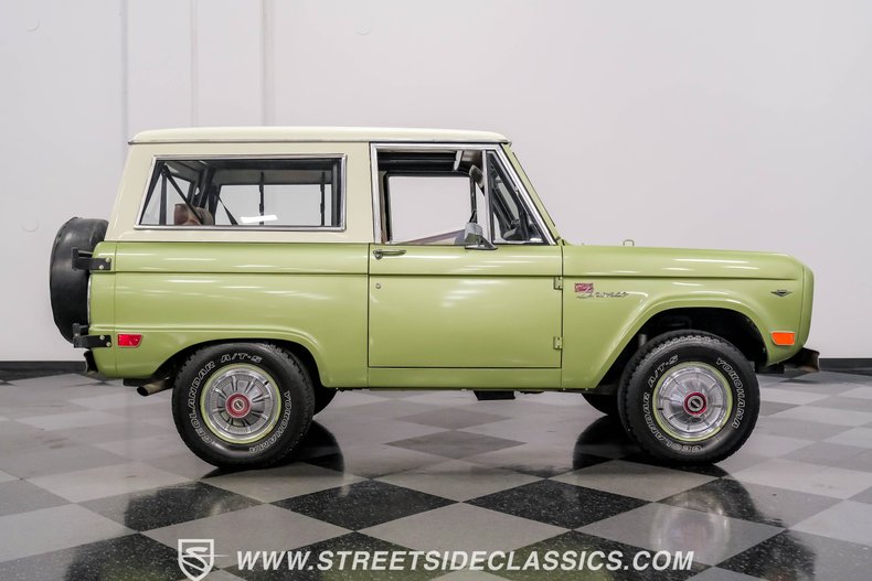 Unknown-Bronco-1968-Lime-Gold-Metallic-Saddle-14