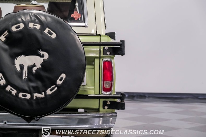 Unknown-Bronco-1968-Lime-Gold-Metallic-Saddle-25