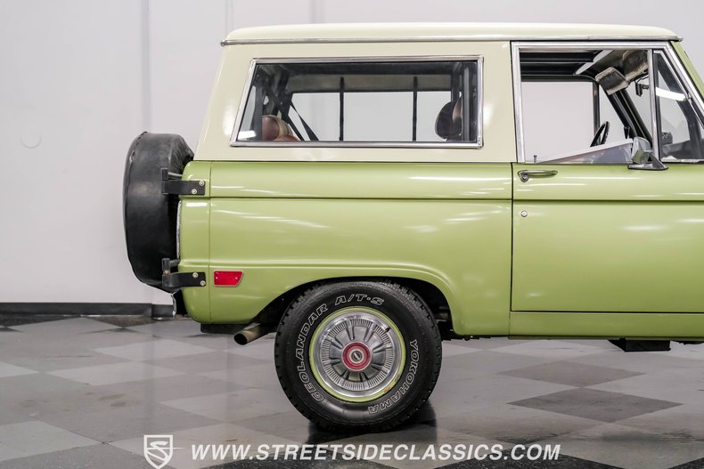 Unknown-Bronco-1968-Lime-Gold-Metallic-Saddle-27