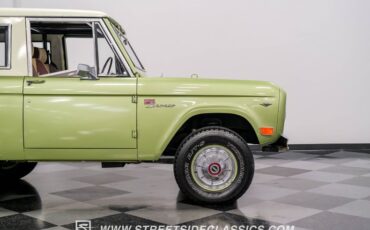 Unknown-Bronco-1968-Lime-Gold-Metallic-Saddle-28