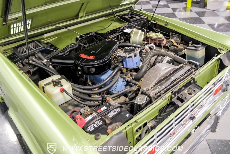 Unknown-Bronco-1968-Lime-Gold-Metallic-Saddle-32