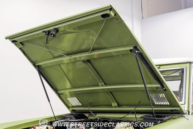 Unknown-Bronco-1968-Lime-Gold-Metallic-Saddle-34