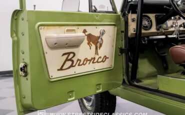 Unknown-Bronco-1968-Lime-Gold-Metallic-Saddle-35