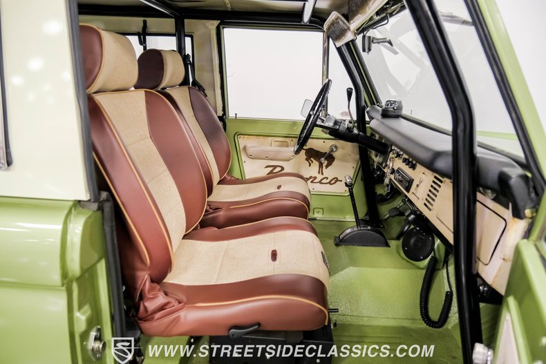 Unknown-Bronco-1968-Lime-Gold-Metallic-Saddle-46