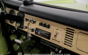 Unknown-Bronco-1968-Lime-Gold-Metallic-Saddle-48
