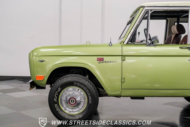 Unknown-Bronco-1968-Lime-Gold-Metallic-Saddle-9