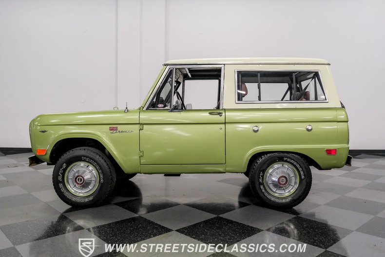 Unknown-Bronco-1968-Lime-Gold-Metallic-Saddle