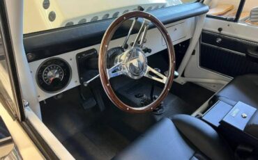Unknown-Bronco-1968-White-Black-Leather-11