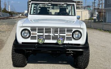 Unknown-Bronco-1968-White-Black-Leather-8