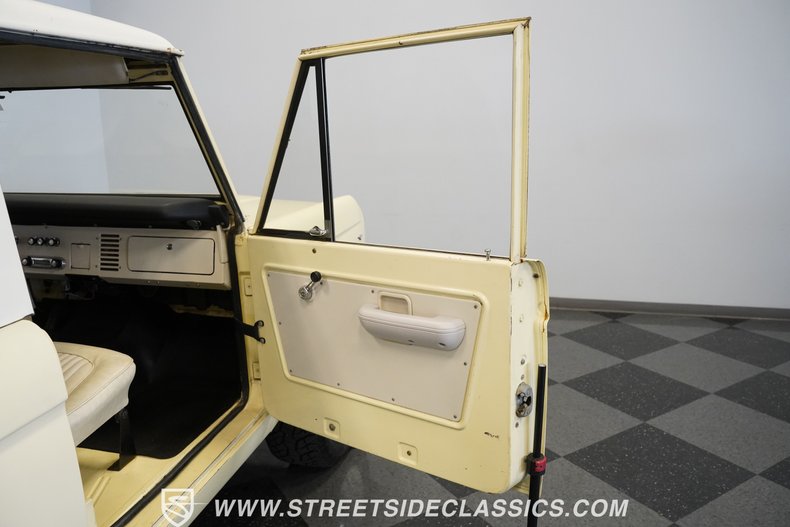 Unknown-Bronco-1968-Yellow-White-47