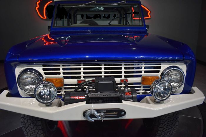 Unknown-Bronco-1969-Blue-1