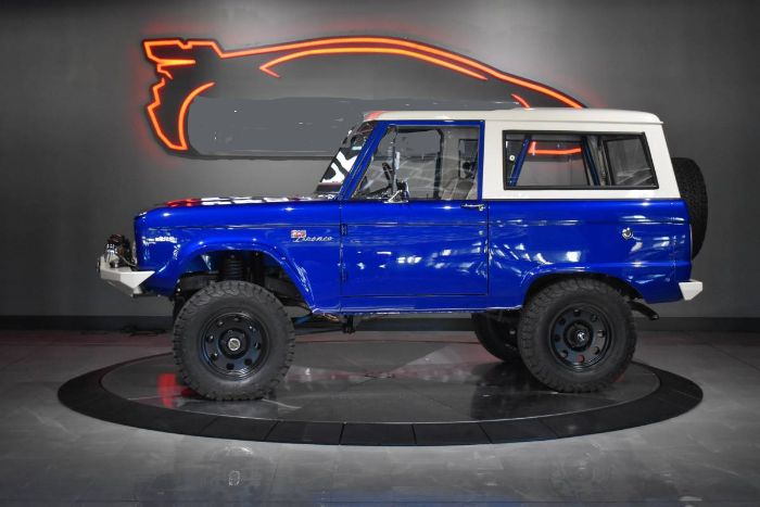 Unknown-Bronco-1969-Blue-2