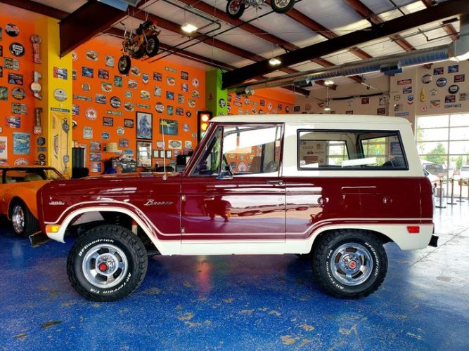 Unknown-Bronco-1969-Burgundy-White-18