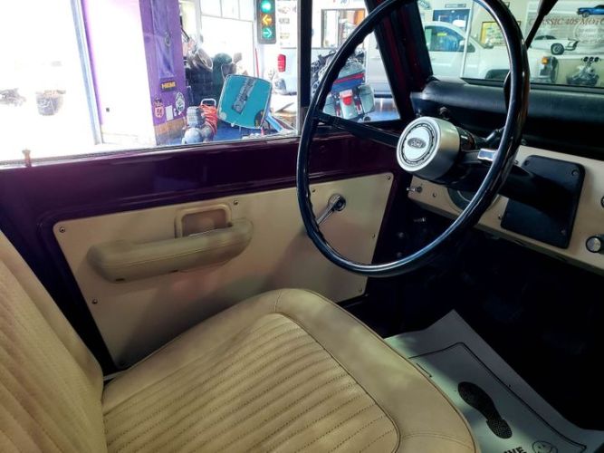 Unknown-Bronco-1969-Burgundy-White-29