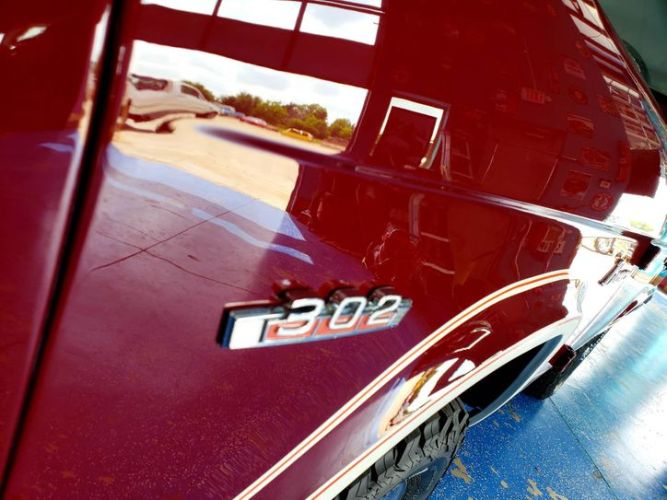Unknown-Bronco-1969-Burgundy-White-4