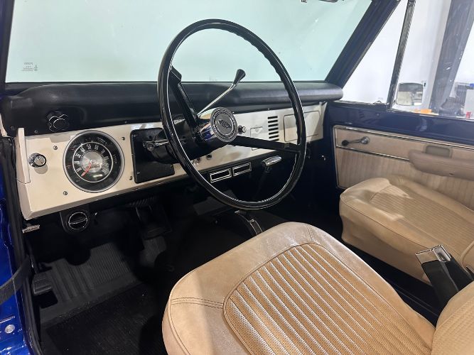 Unknown-Bronco-1969-Dark-Blue-Parchment-22