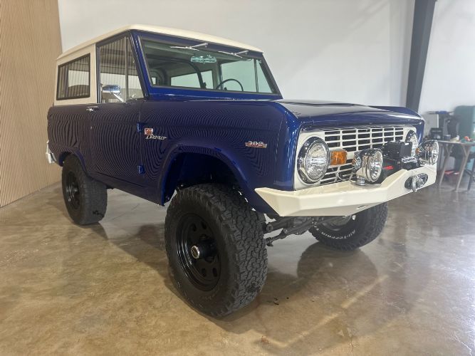 Unknown-Bronco-1969-Dark-Blue-Parchment-3